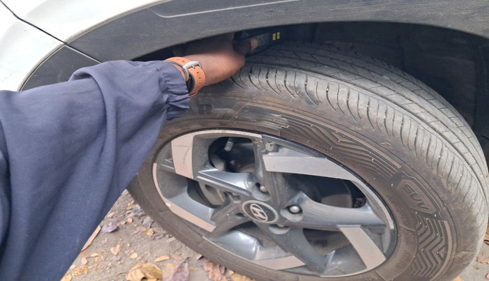 2019 Hyundai VENUE SX PLUS 1.0 TURBO DCT, Petrol, Automatic, 1,22,732 km, tyre