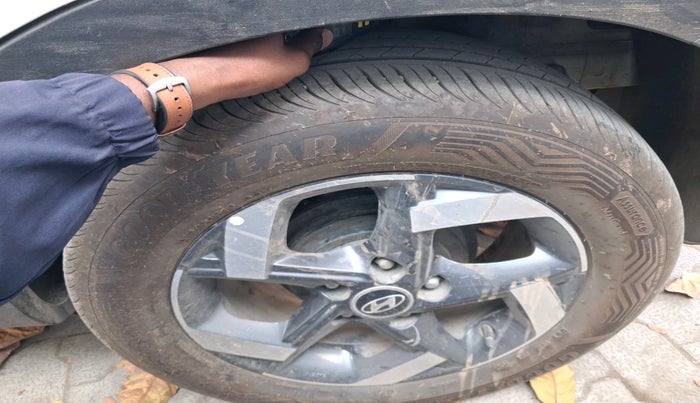 2019 Hyundai VENUE SX PLUS 1.0 TURBO DCT, Petrol, Automatic, 1,22,732 km, tyre