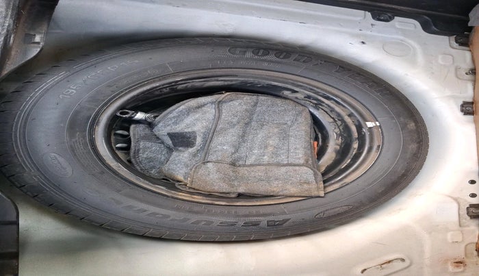 2019 Hyundai VENUE SX PLUS 1.0 TURBO DCT, Petrol, Automatic, 1,22,732 km, tyre