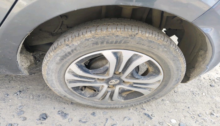 2023 Tata Tiago XT CNG, Petrol, Manual, 42,632 km, tyre