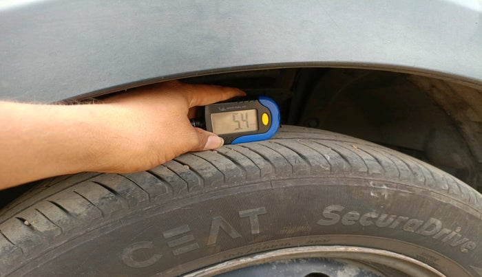 2016 Honda BR-V 1.5L I- DTEC S, Diesel, Manual, 68,064 km, tyre