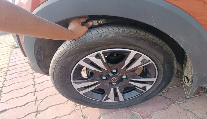 2025 Renault TRIBER Emotion, Petrol, Manual, 5,966 km, tyre