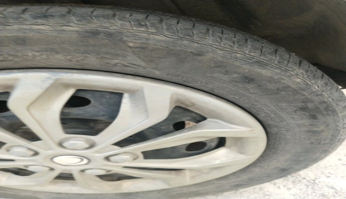 2011 Tata Indica V2 DLS, Diesel, Manual, 1,38,772 km, tyre