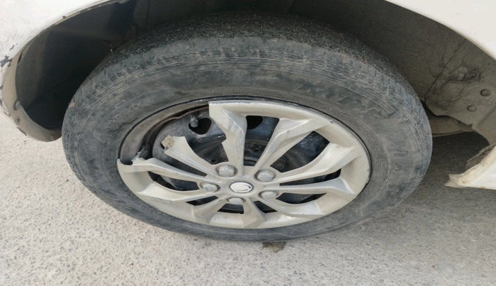 2011 Tata Indica V2 DLS, Diesel, Manual, 1,38,772 km, tyre