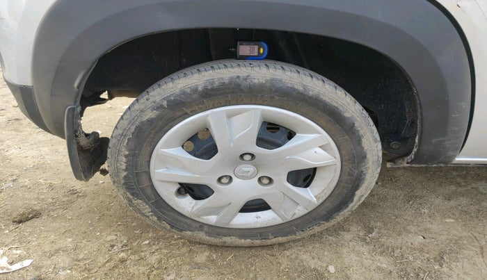 2020 Renault Kwid RXL, Petrol, Manual, 32,655 km, tyre