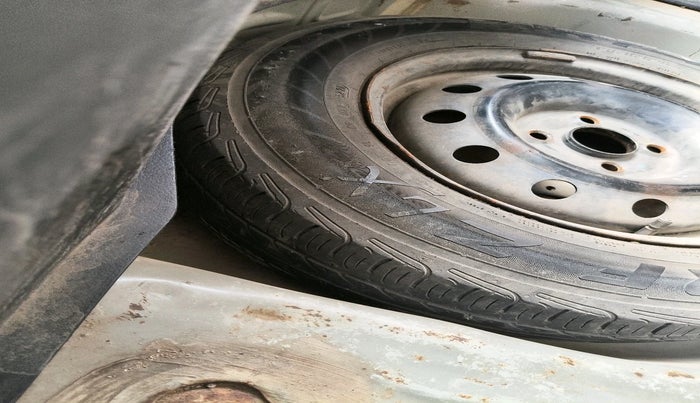 2013 Maruti Swift VDI, Diesel, Manual, 1,13,178 km, tyre