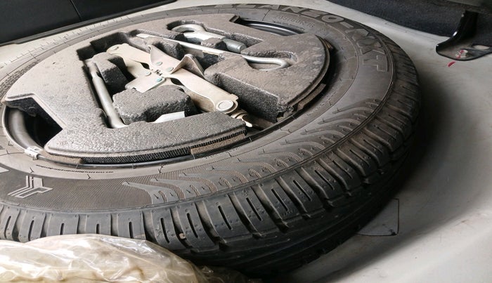 2016 Maruti S Cross ALPHA 1.6, Diesel, Manual, 1,84,584 km, tyre