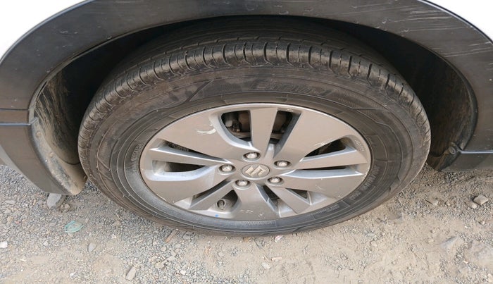 2016 Maruti S Cross ALPHA 1.6, Diesel, Manual, 1,84,584 km, tyre