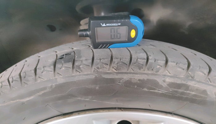 2016 Maruti Wagon R 1.0 LXI CNG, Petrol, Manual, 1,06,085 km, tyre