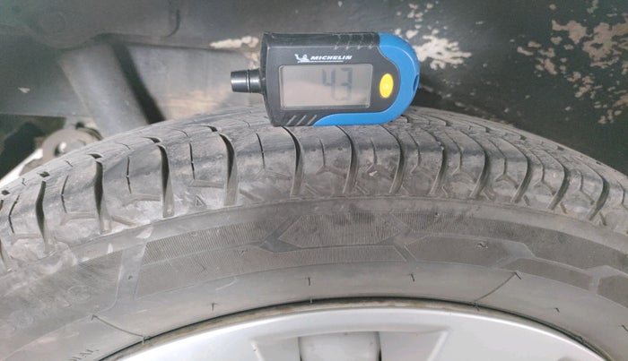 2016 Maruti Wagon R 1.0 LXI CNG, Petrol, Manual, 1,06,085 km, tyre