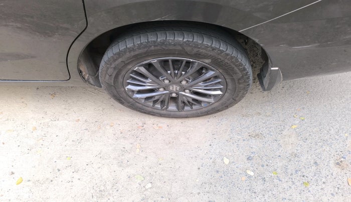 2019 Maruti Ertiga ZXI+ SHVS, Petrol, Manual, 1,10,365 km, tyre