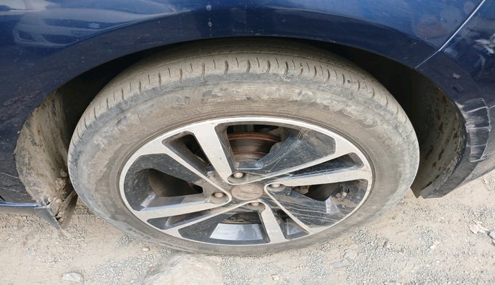 2023 Tata ALTROZ XZ + SUNROOF, Petrol, Manual, 26,413 km, tyre