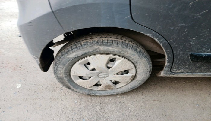 2014 Maruti Wagon R 1.0 LXI CNG, Petrol, Manual, 64,079 km, tyre