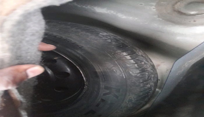 2015 Maruti Swift VDI ABS, Diesel, Manual, 1,91,811 km, tyre