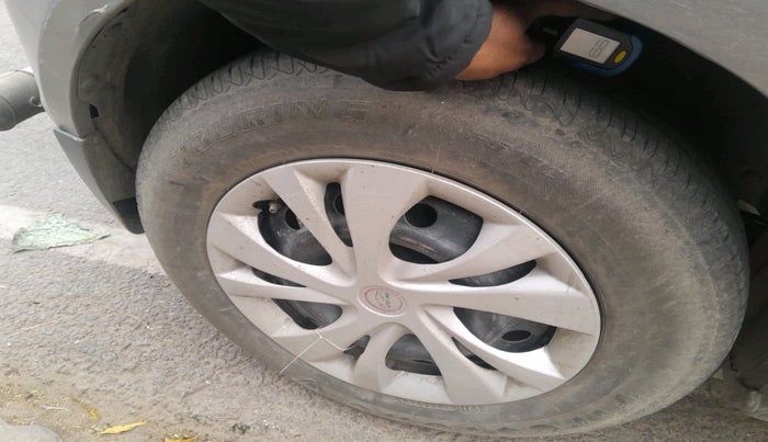 2015 Maruti Swift VDI ABS, Diesel, Manual, 1,91,811 km, tyre