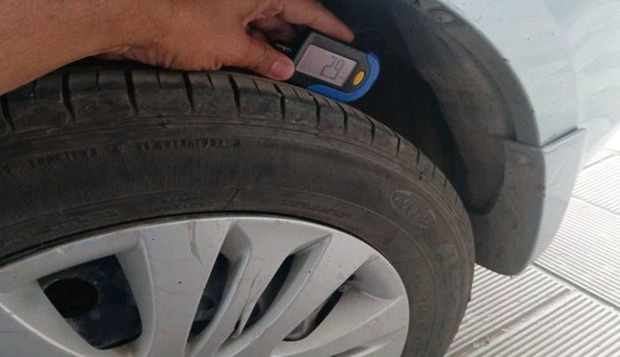 2013 Maruti Ertiga VDI, Diesel, Manual, 96,667 km, tyre