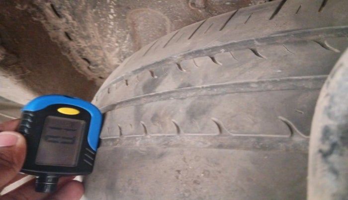 2013 Maruti Ertiga VDI, Diesel, Manual, 96,667 km, tyre