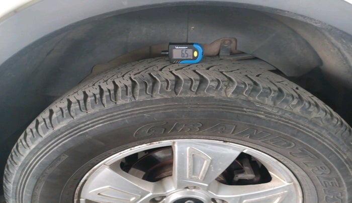 2012 Mahindra XUV500 W8, Diesel, Manual, 1,14,573 km, tyre