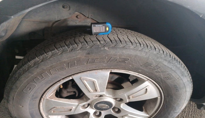 2012 Mahindra XUV500 W8, Diesel, Manual, 1,14,573 km, tyre