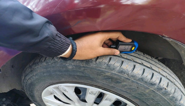 2019 Maruti Dzire VXI AMT, Petrol, Automatic, 72,932 km, tyre