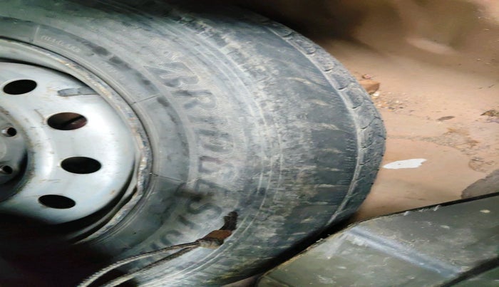 2019 Maruti Dzire VXI AMT, Petrol, Automatic, 72,932 km, tyre