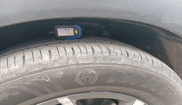 2023 Mahindra XUV700 AX 5 D MT 7 STR, Diesel, Manual, 1,12,244 km, tyre