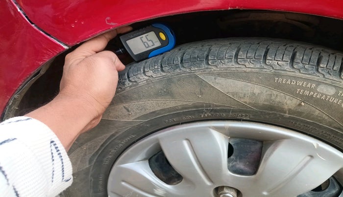 2013 Hyundai i10 MAGNA 1.2, Petrol, Manual, 1,06,629 km, tyre