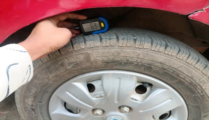 2013 Hyundai i10 MAGNA 1.2, Petrol, Manual, 1,06,629 km, tyre