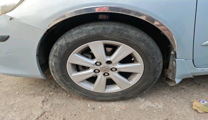 2011 Toyota Corolla Altis G PETROL, Petrol, Manual, 1,14,899 km, tyre