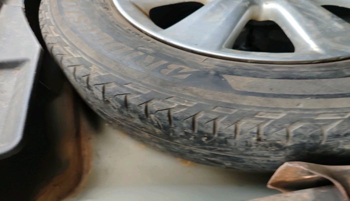 2011 Toyota Corolla Altis G PETROL, Petrol, Manual, 1,14,899 km, tyre