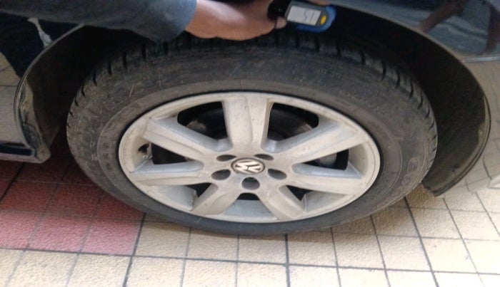 2011 Volkswagen Polo HIGHLINE1.2L, Petrol, Manual, 28,183 km, tyre