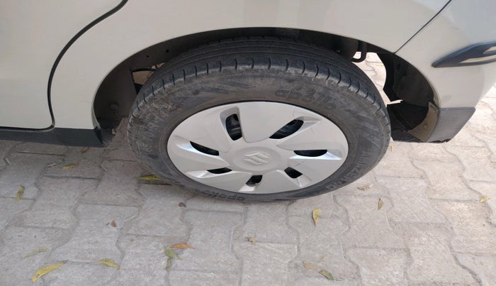 2017 Maruti Celerio VXI CNG, Petrol, Manual, 1,82,857 km, tyre