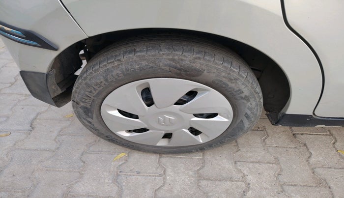 2017 Maruti Celerio VXI CNG, Petrol, Manual, 1,82,857 km, tyre