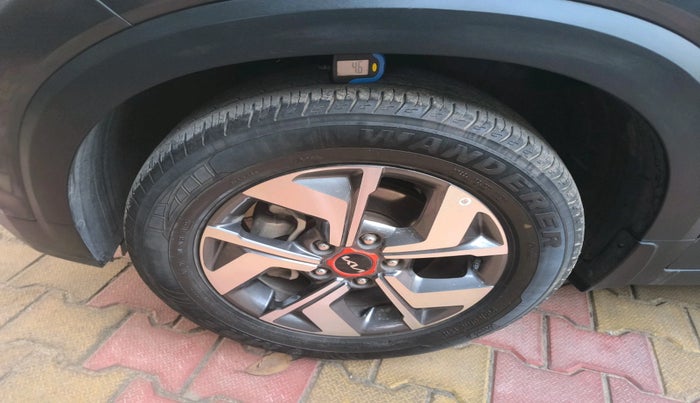 2022 KIA SONET HTX ANNIVERSARY EDITION 1.5 AT, Diesel, Automatic, 74,505 km, tyre