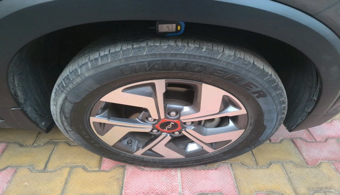 2022 KIA SONET HTX ANNIVERSARY EDITION 1.5 AT, Diesel, Automatic, 74,505 km, tyre