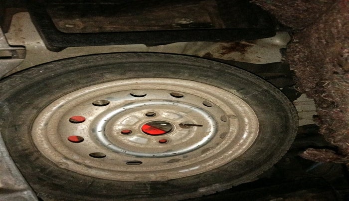 2011 Maruti Wagon R 1.0 LXI, Petrol, Manual, 53,777 km, tyre