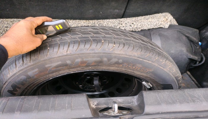 2020 Maruti Baleno ZETA PETROL 1.2, CNG, Manual, 1,21,907 km, tyre