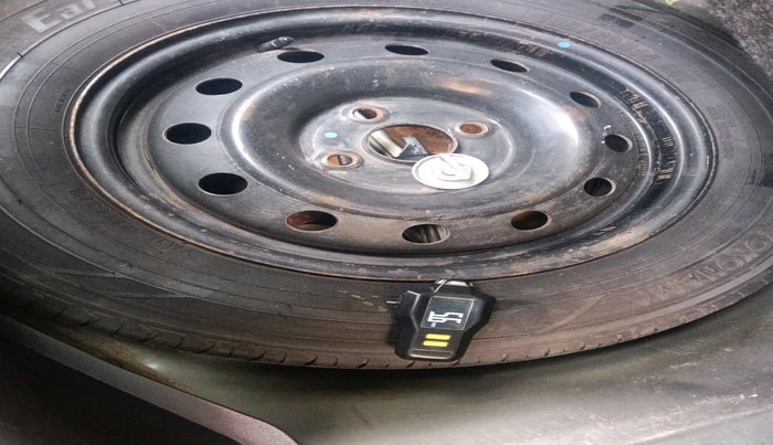 2017 Maruti Swift VDI (O), Diesel, Manual, 1,33,969 km, tyre