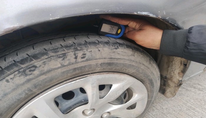 2013 Hyundai Accent EXECUTIVE, Petrol, Manual, 1,62,984 km, tyre