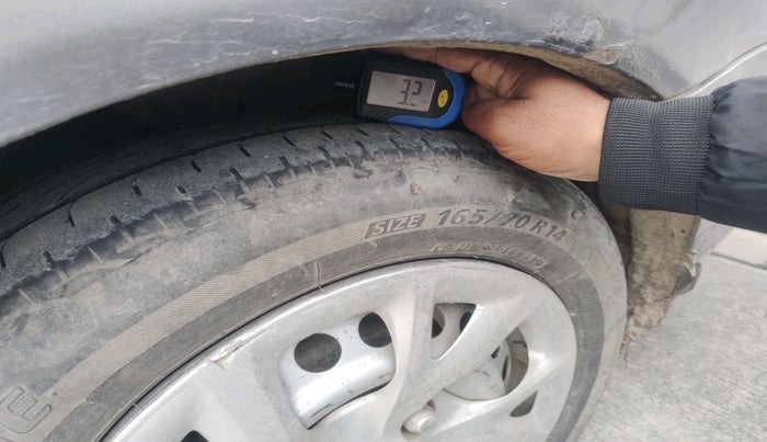 2013 Hyundai Accent EXECUTIVE, Petrol, Manual, 1,62,984 km, tyre