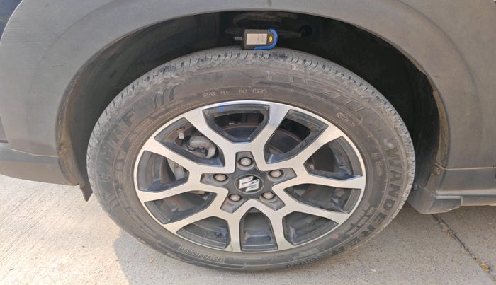 2022 Maruti XL6 ALPHA PLUS MT, Petrol, Manual, 23,696 km, tyre