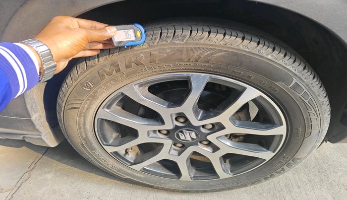 2022 Maruti XL6 ALPHA PLUS MT, Petrol, Manual, 23,696 km, tyre