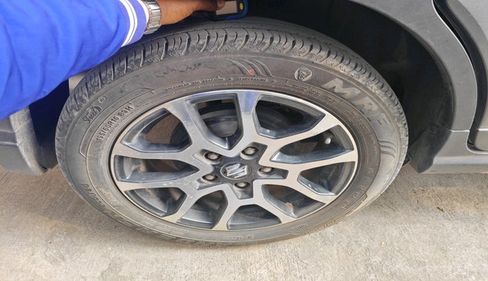 2022 Maruti XL6 ALPHA PLUS MT, Petrol, Manual, 23,696 km, tyre