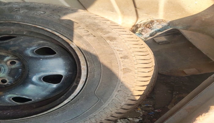 2012 Maruti Alto K10 VXI, Petrol, Manual, 1,21,946 km, tyre