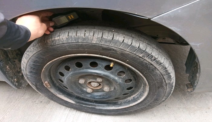 2017 Maruti Wagon R 1.0 VXI AMT, Petrol, Automatic, 1,37,075 km, tyre