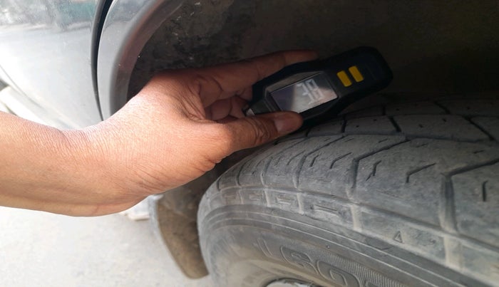 2023 Maruti Eeco 7 STR STD 1.2, Petrol, Manual, 74,772 km, tyre