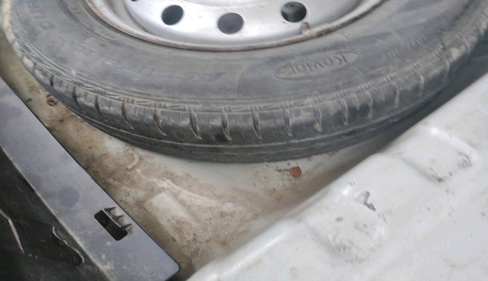 2016 Maruti Swift Dzire TOUR DIESEL, Diesel, Manual, 94,566 km, tyre