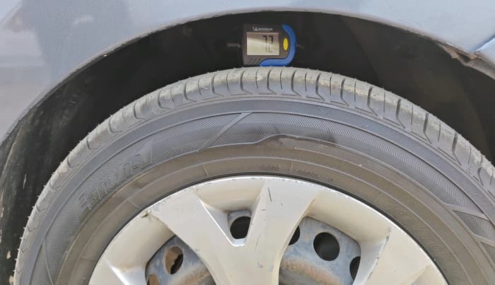 2013 Hyundai Grand i10 MAGNA 1.2 KAPPA VTVT, Petrol, Manual, 1,14,121 km, tyre