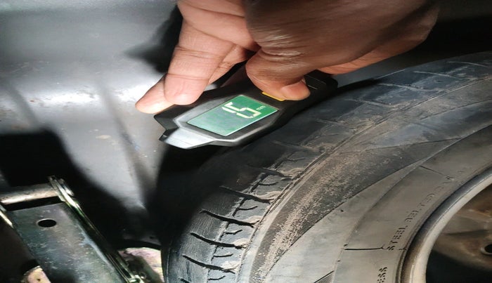 2014 Hyundai Eon ERA +, Petrol, Manual, 57,083 km, tyre