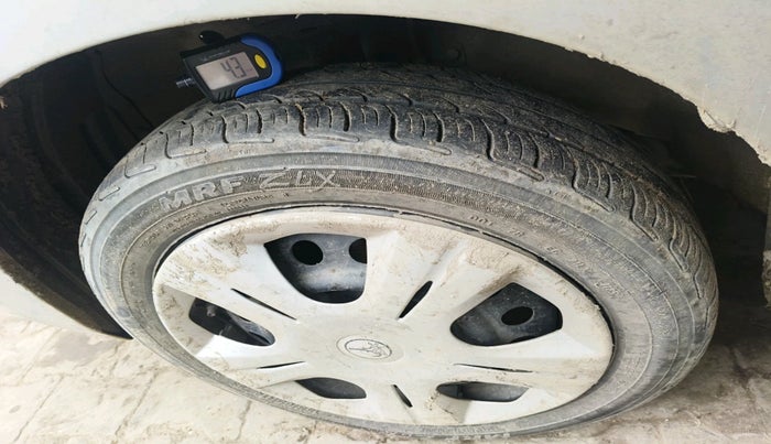 2014 Maruti Wagon R 1.0 VXI, Petrol, Manual, 1,58,078 km, tyre